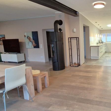 Wohnung Mit Sauna, Garten & Schwimmteich Bietigheim-Bissingen Ngoại thất bức ảnh