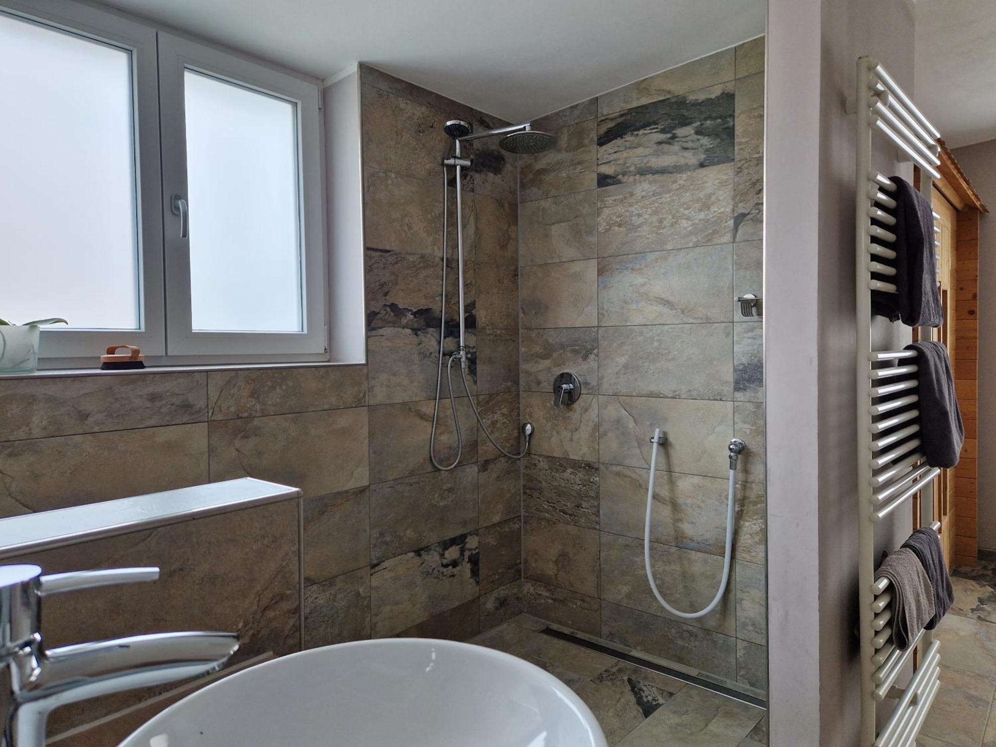 Wohnung Mit Sauna, Garten & Schwimmteich Bietigheim-Bissingen Ngoại thất bức ảnh