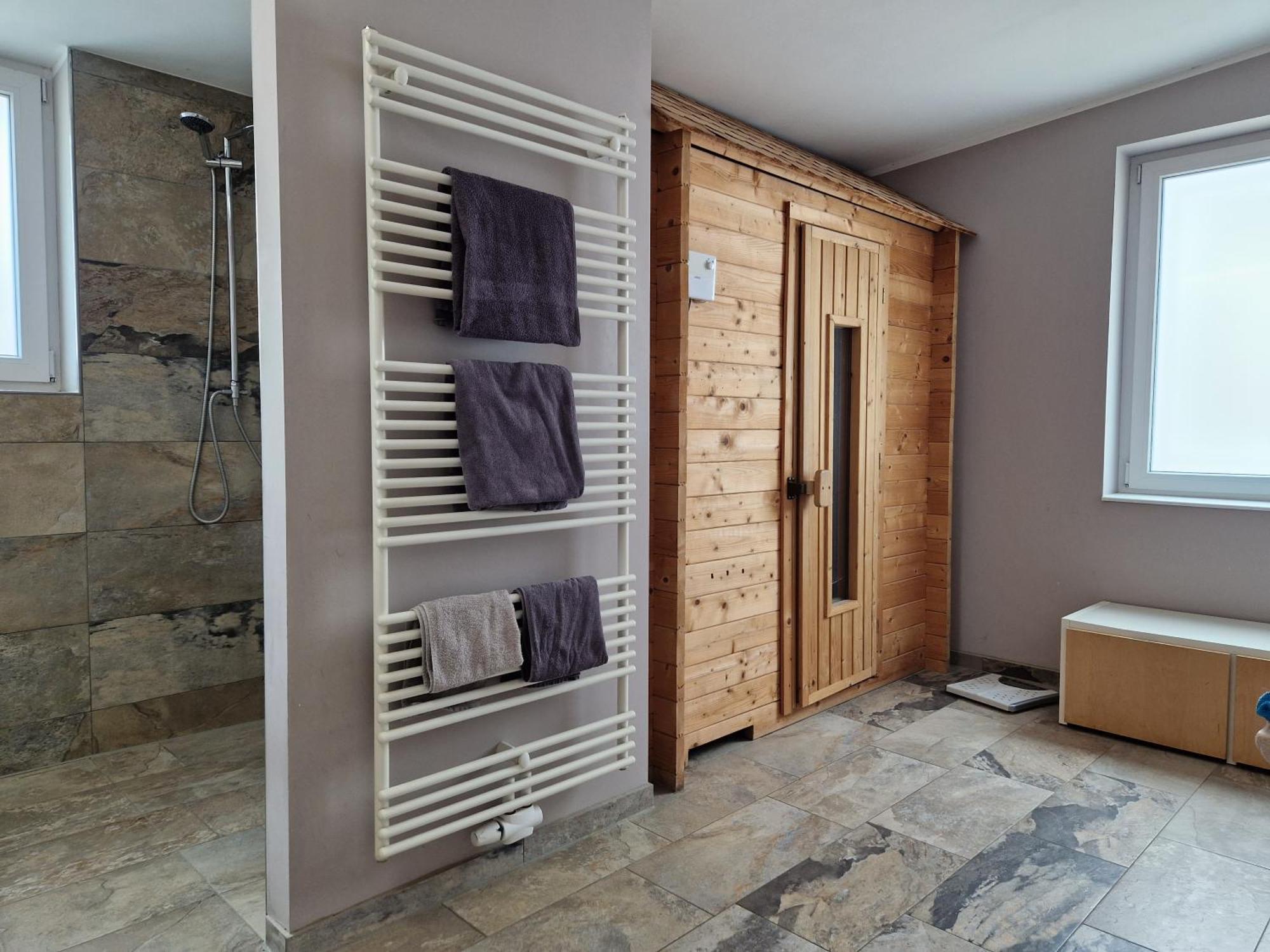 Wohnung Mit Sauna, Garten & Schwimmteich Bietigheim-Bissingen Ngoại thất bức ảnh
